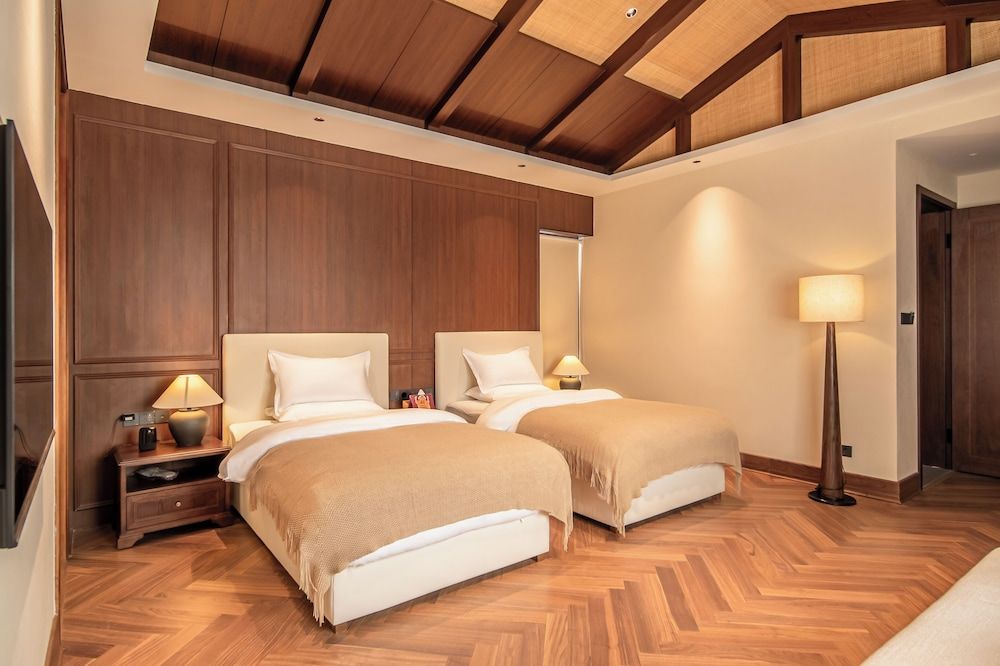 La Danse Sacree Hotel Executive Twin Room, City View 2