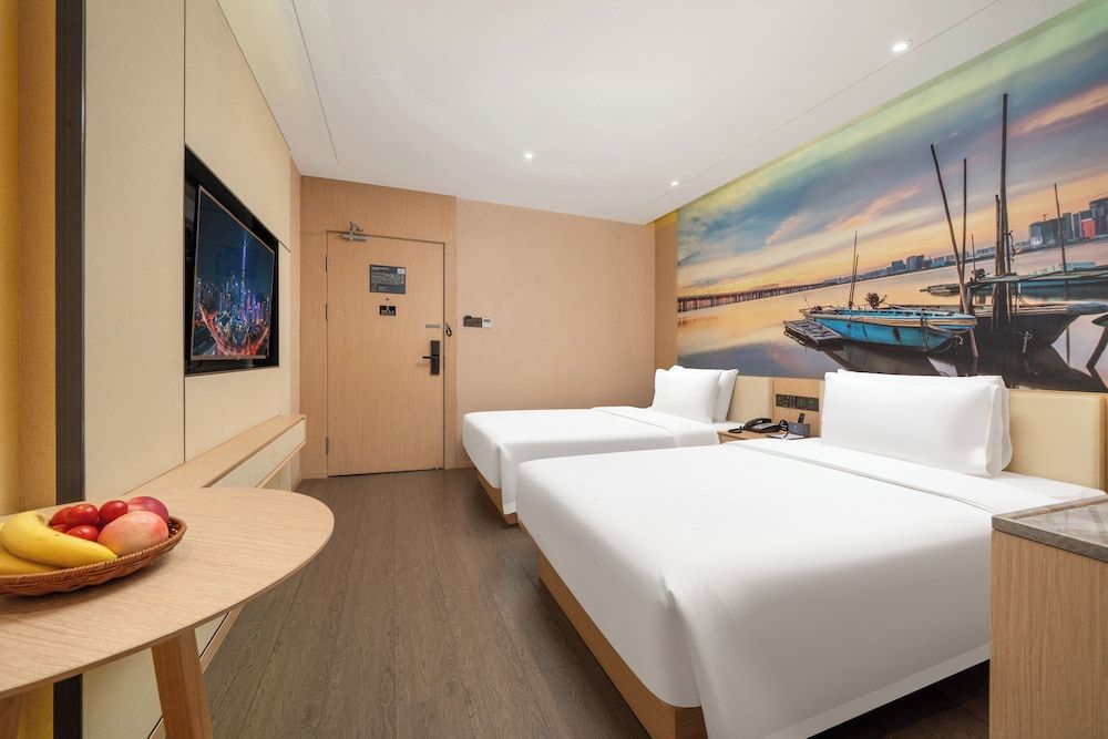 Comfort Twin Room, City View