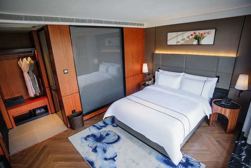 Superior Single Room, City View