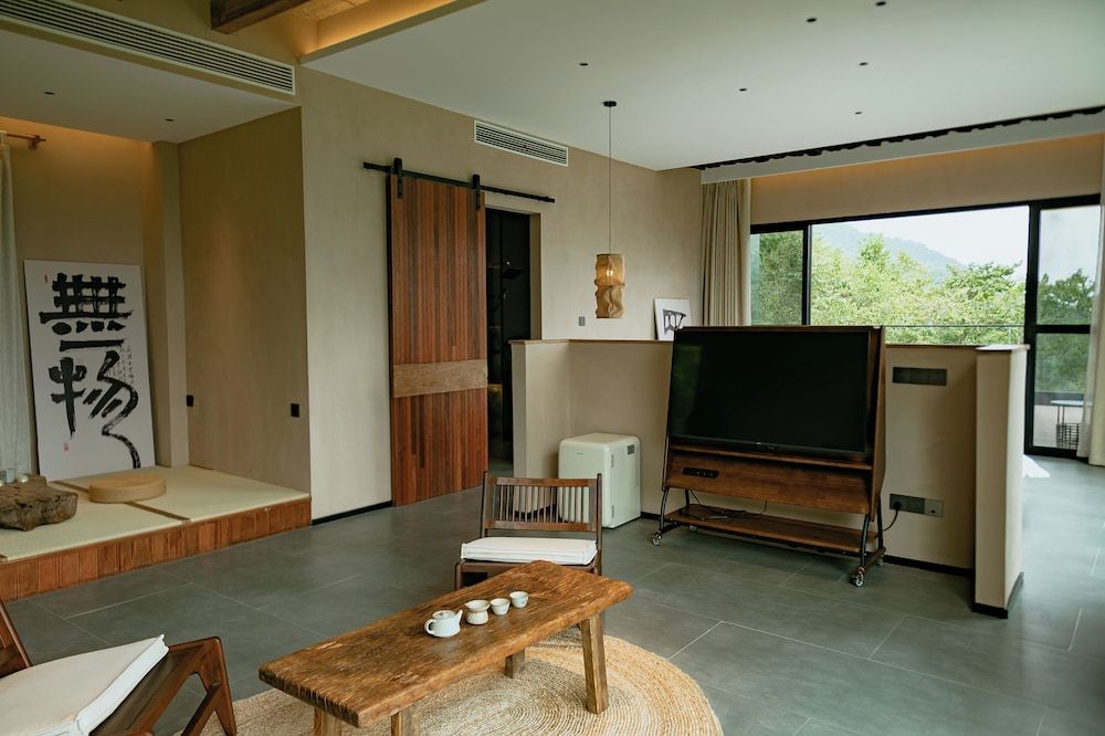 Comfort Suite, Patio, Mountain View