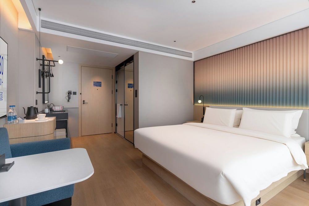 Classic Single Room, City View