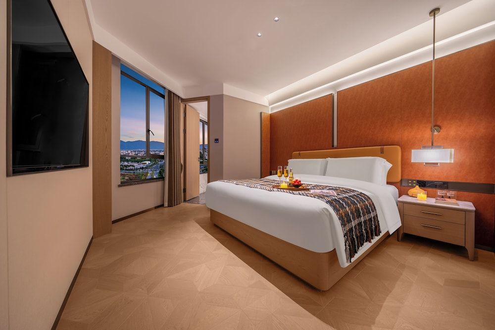 Healing Mind International Hotel Kunming Dianchi Grand View Park Fuhai Metro Station Branch Luxury Suite, Courtyard View 2