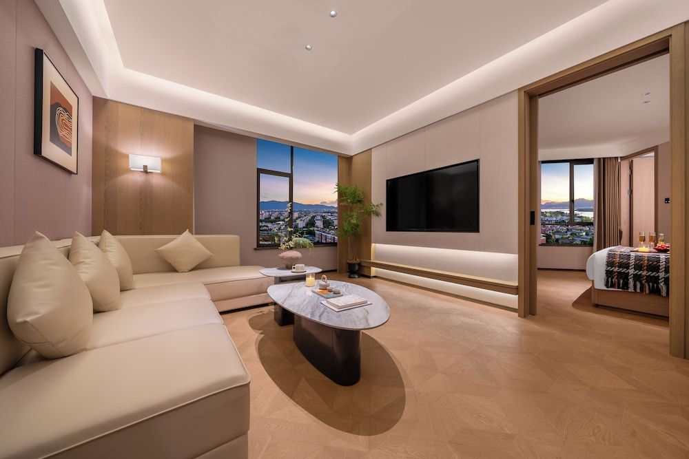 Healing Mind International Hotel Kunming Dianchi Grand View Park Fuhai Metro Station Branch Luxury Suite, Courtyard View