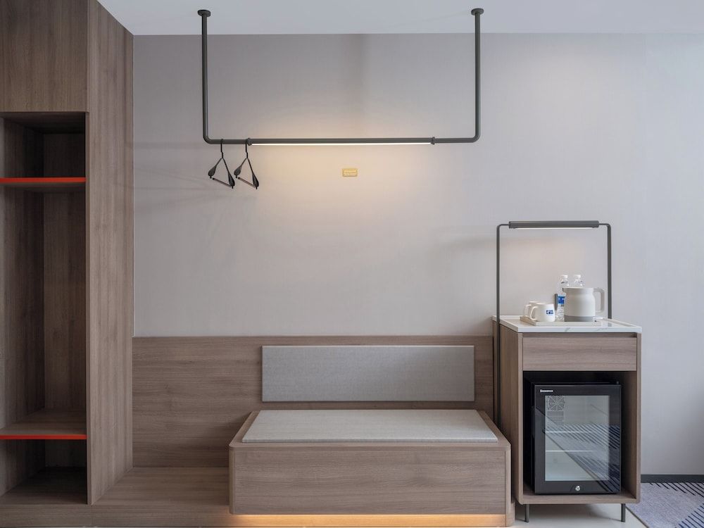 Standard Room, 1 King Bed, Accessible