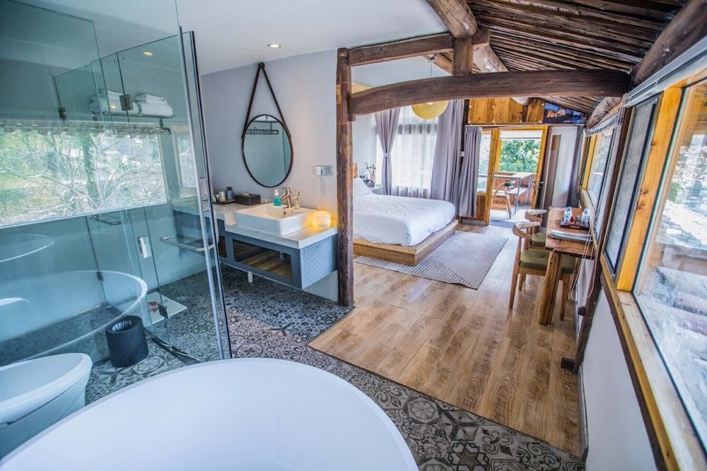 Lishui Manshanju Forest Retreat Senior Double Room, River View 4