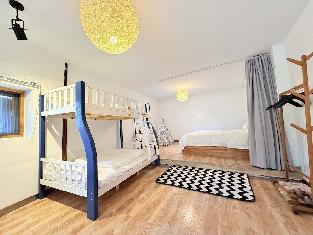 Lishui Manshanju Forest Retreat Family Suite, Mountain View 4