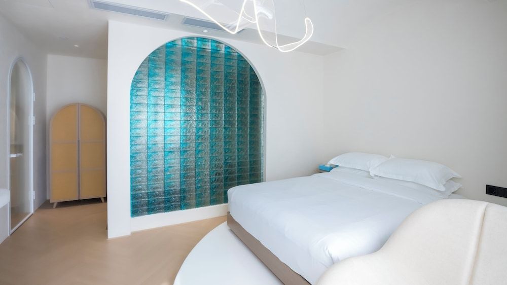 Comfort Suite, City View