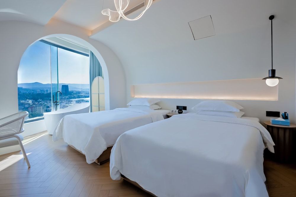 Basic Double Room, 2 Twin Beds, Private Bathroom, City View
