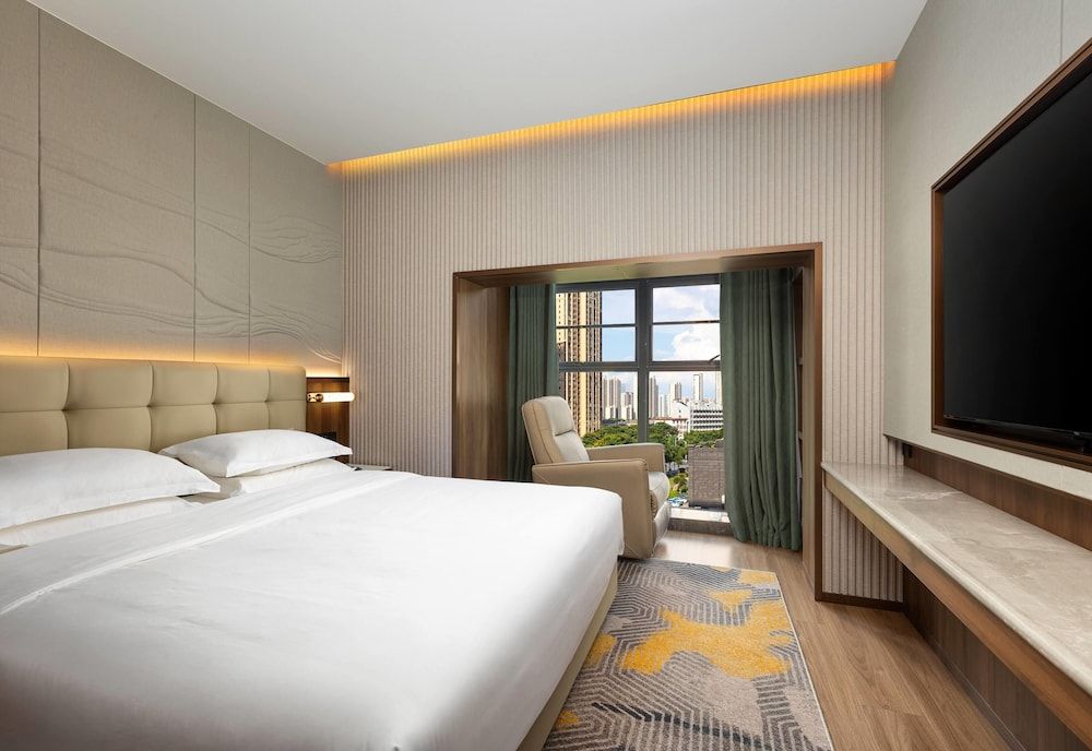Room, 1 King Bed, Smoking