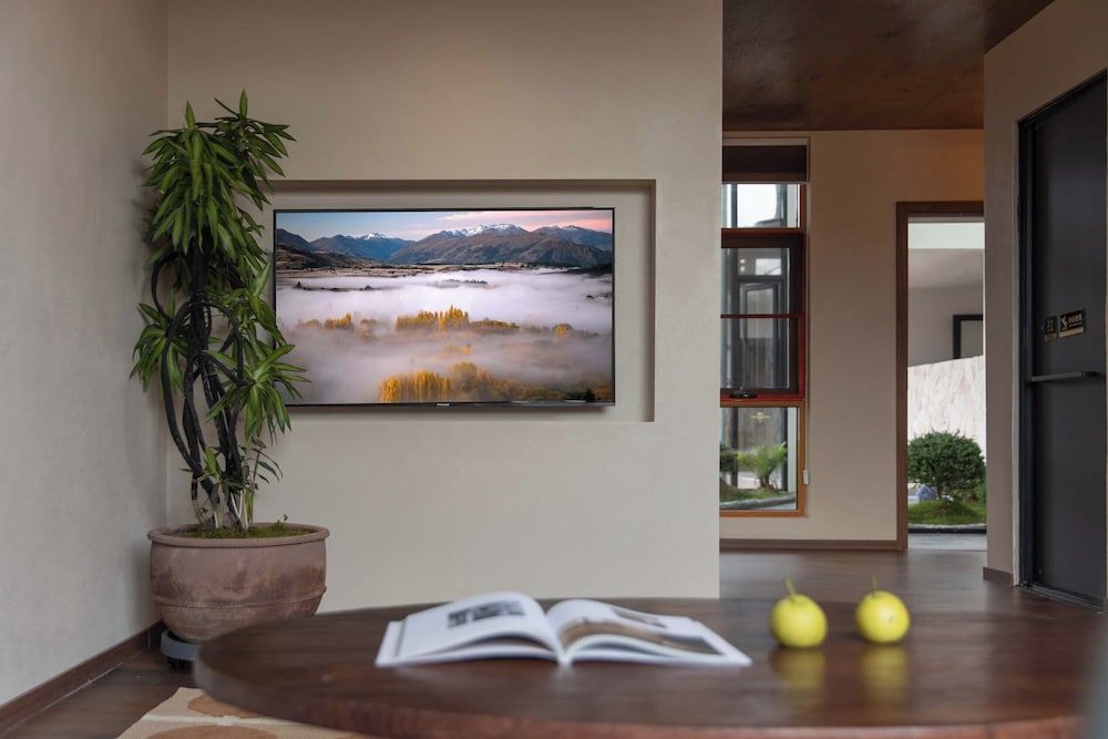 Shangri-la Nine Shepherds Oxygen Retreat Deluxe Double Room, Hill View 10