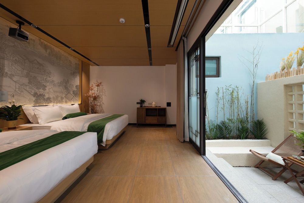 Signature Twin Room, Garden View