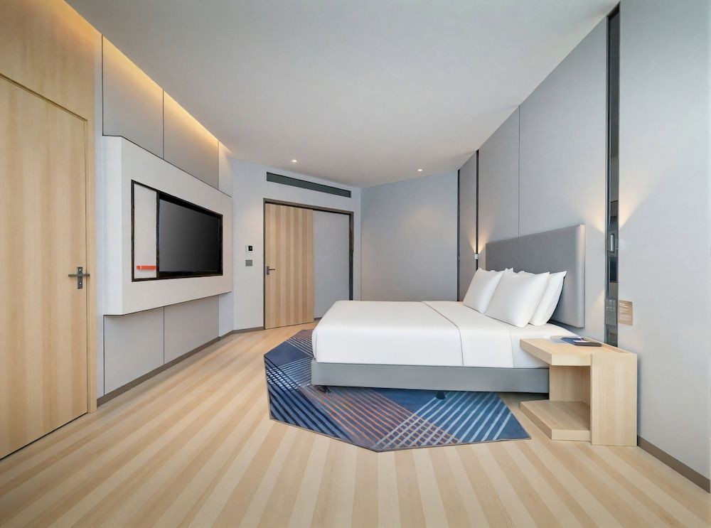 Holiday Inn Express Langfang Sanhe by IHG 1 Bedroom Suite Stocked Minibar Included