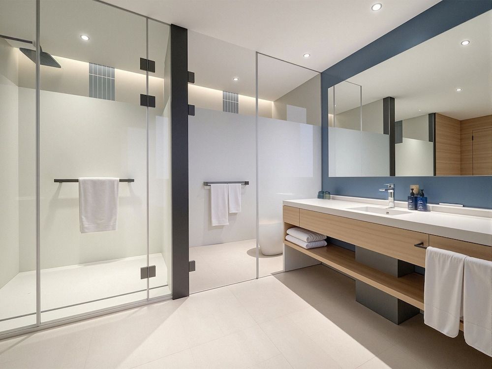 Holiday Inn Express Langfang Sanhe by IHG 1 Bedroom Suite Stocked Minibar Included 7