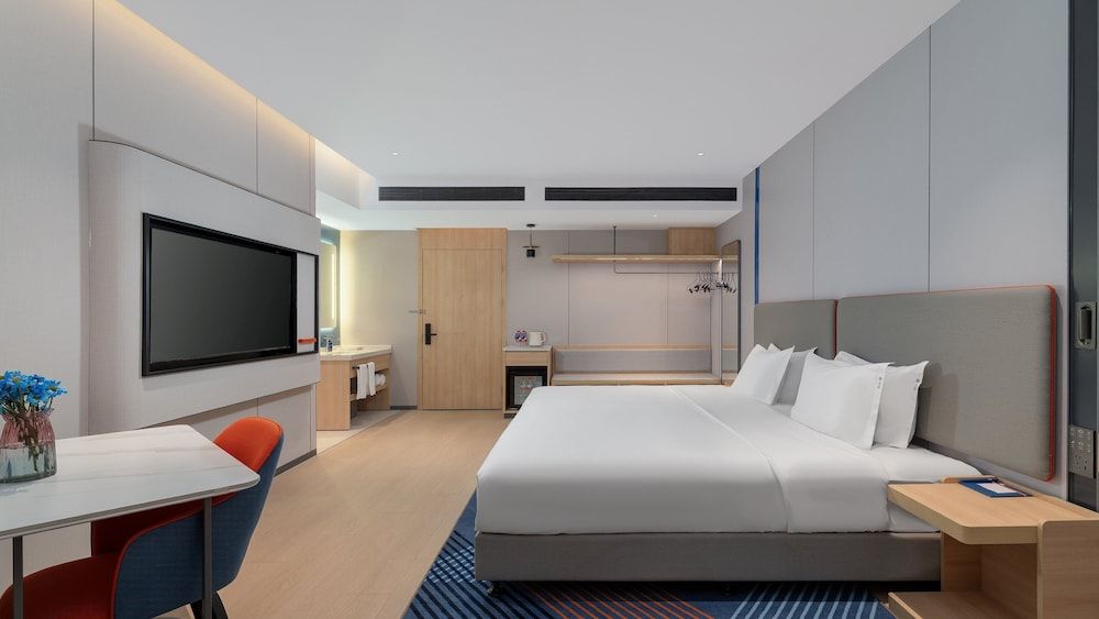 Holiday Inn Express Langfang Sanhe by IHG 1 King Standard Stocked Minibar Included 2