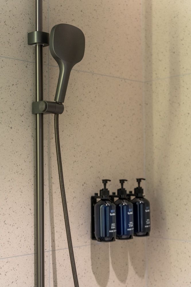 Holiday Inn Express Langfang Sanhe by IHG 1 King Standard Stocked Minibar Included 4