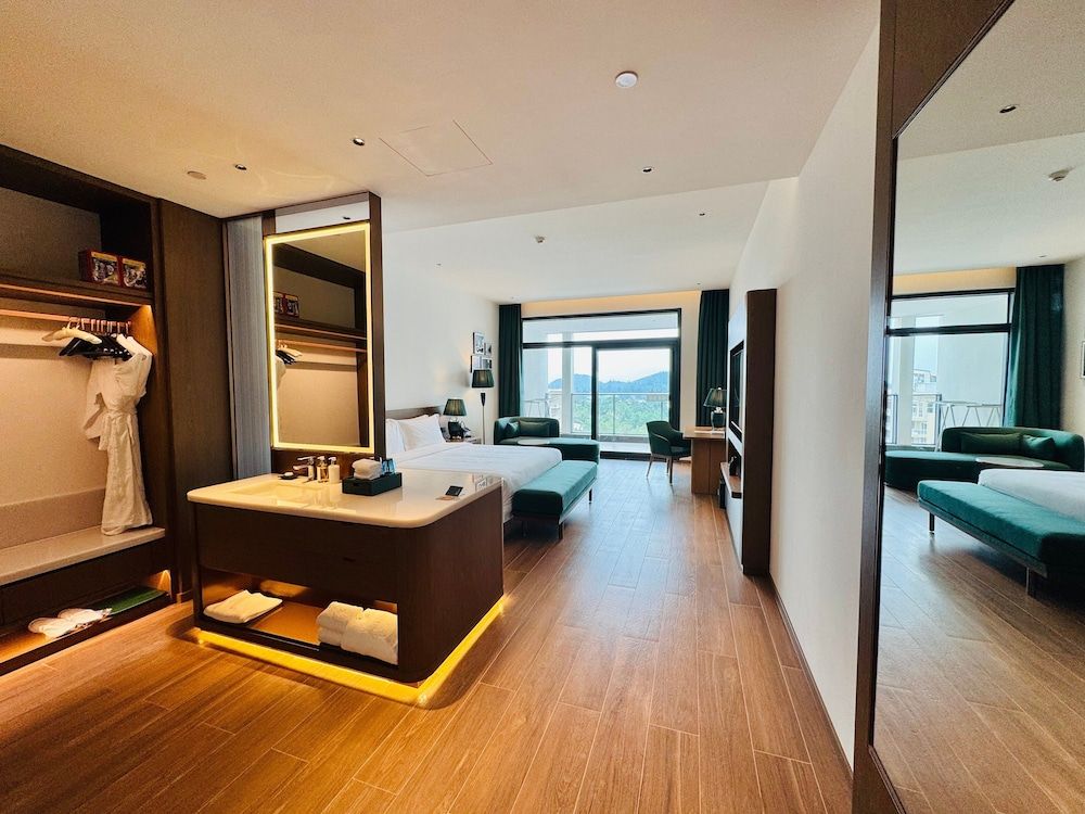 Holiday Inn Resort Wanning Shenzhou Peninsula by IHG Standard Room, Multiple Beds, Garden View (Kids Theme) 2