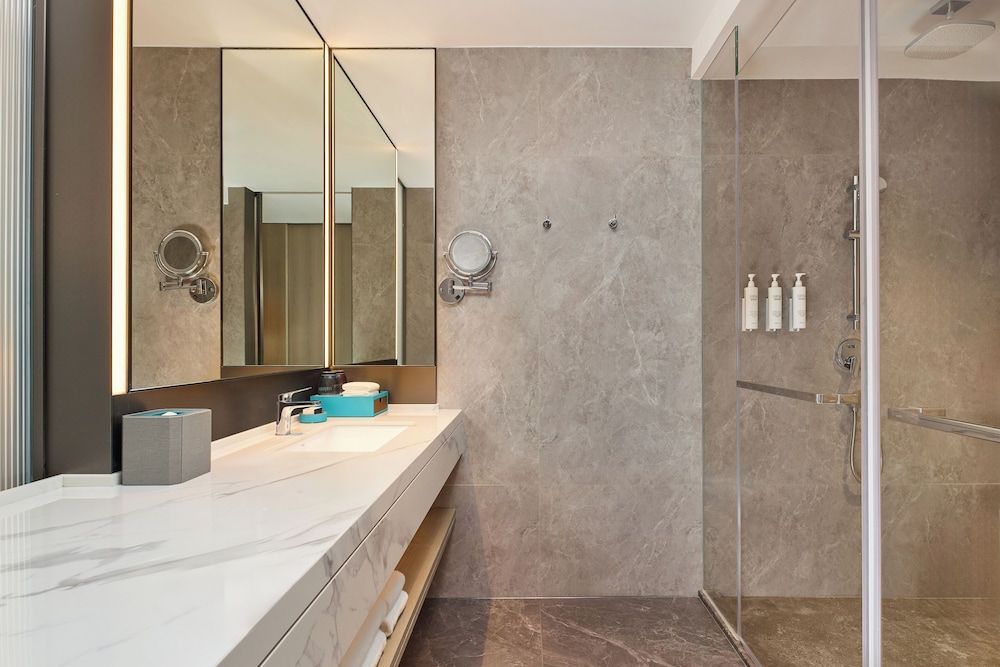 Courtyard By Marriott Zhuhai Room, 2 Double Beds, City View 2