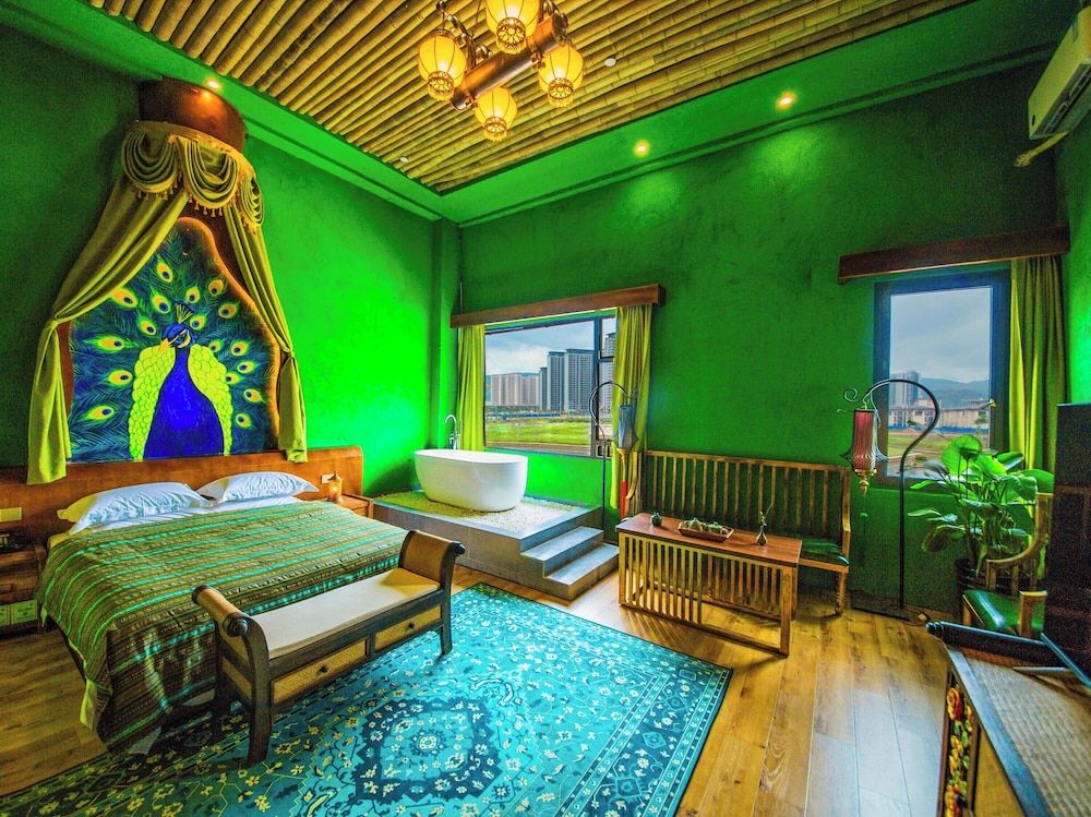 Luxury Suite, City View