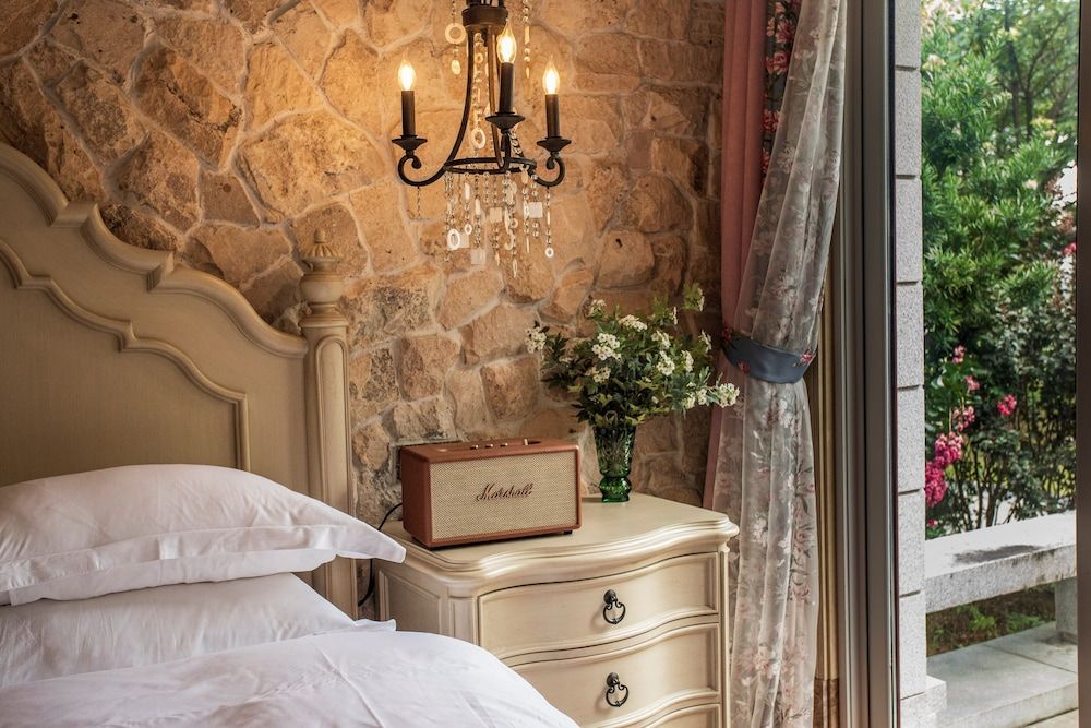 Jingdezhen Homestay Outside the Window Romantic Double Room, Courtyard View 9