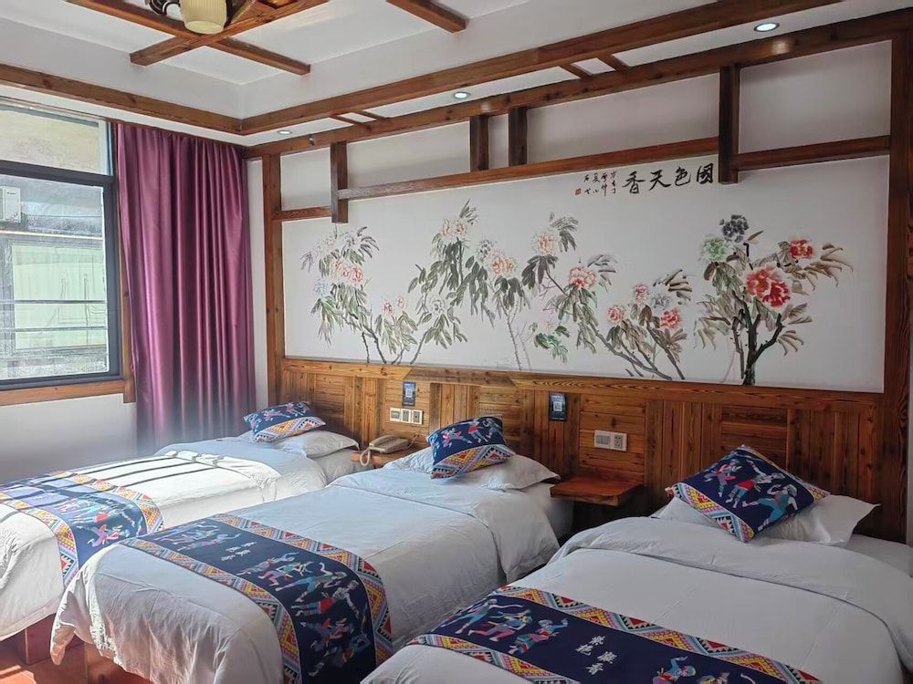 Mountain View Guesthouse Deluxe Triple Room