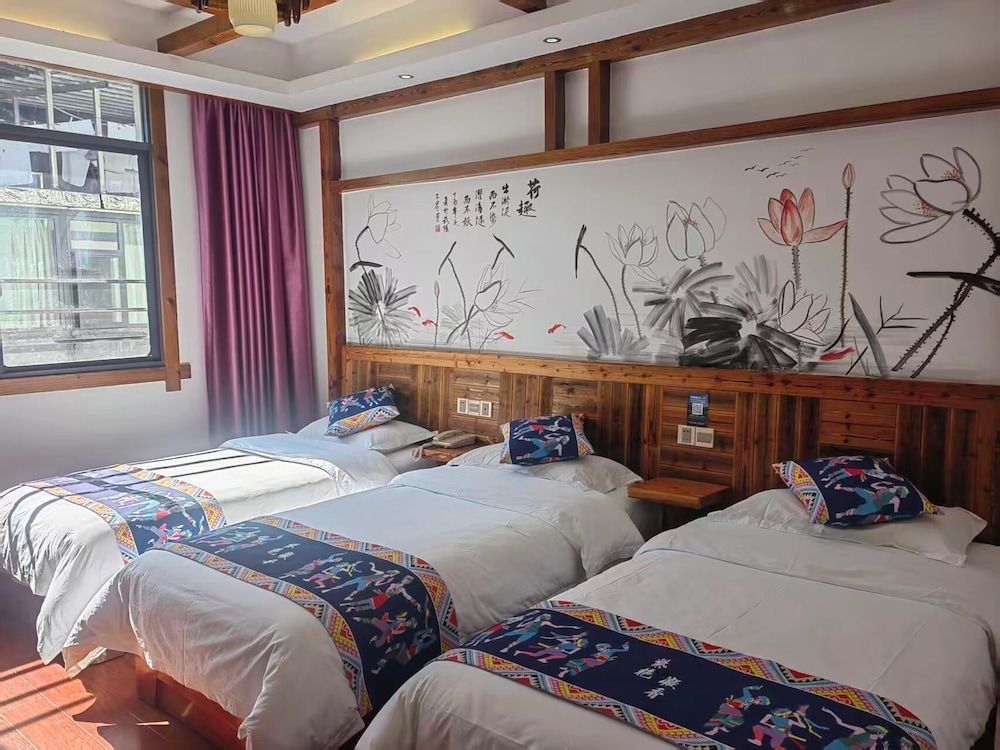 Mountain View Guesthouse Deluxe Triple Room 3