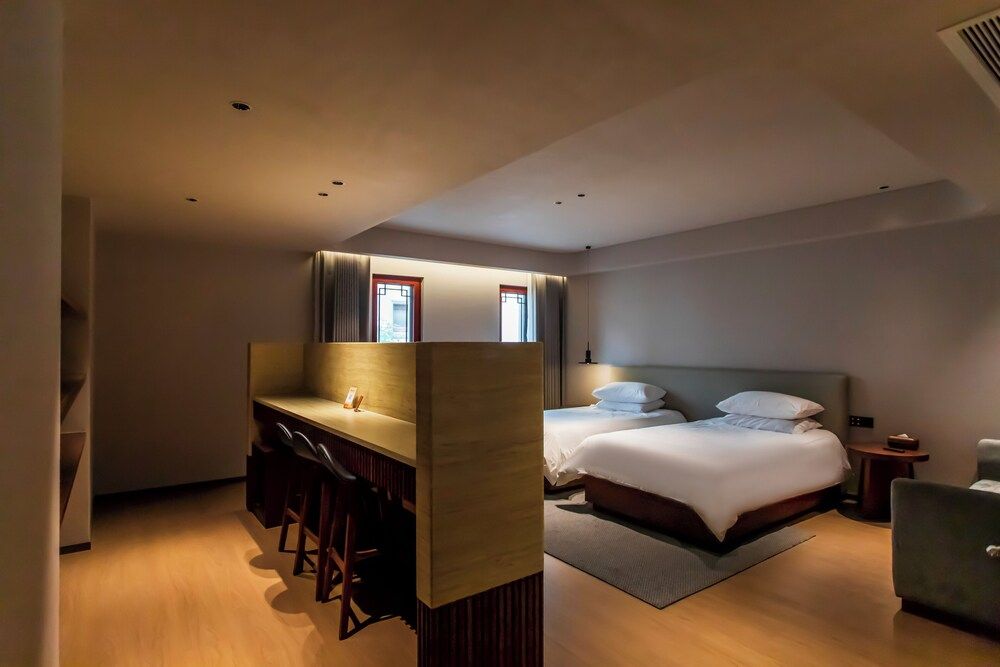 Wu Yi Creekside Homestay Basic Twin Room, Courtyard View 3