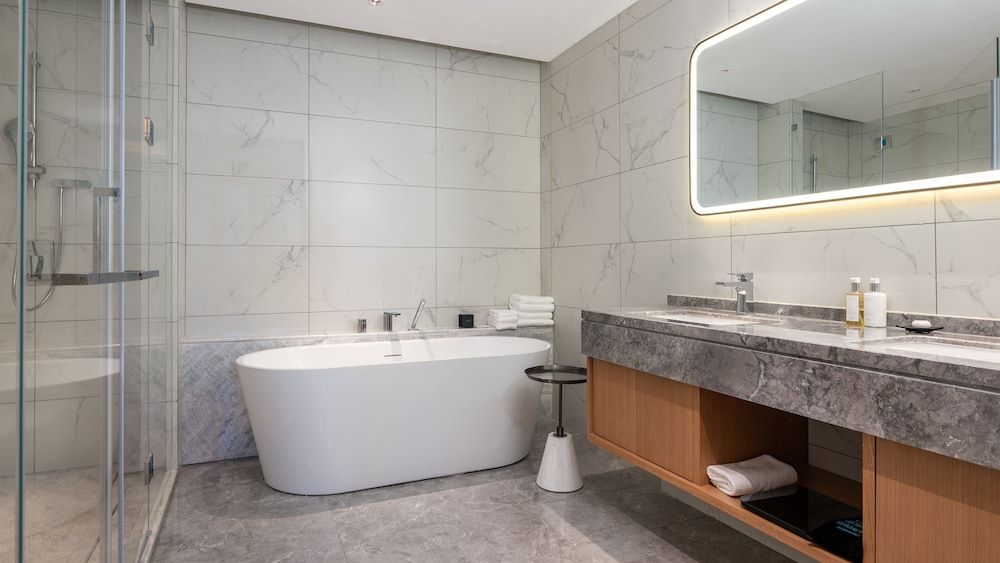 Holiday Inn Weinan Etdz by IHG Suite, 1 Bedroom (Living And Dining Areas) 3