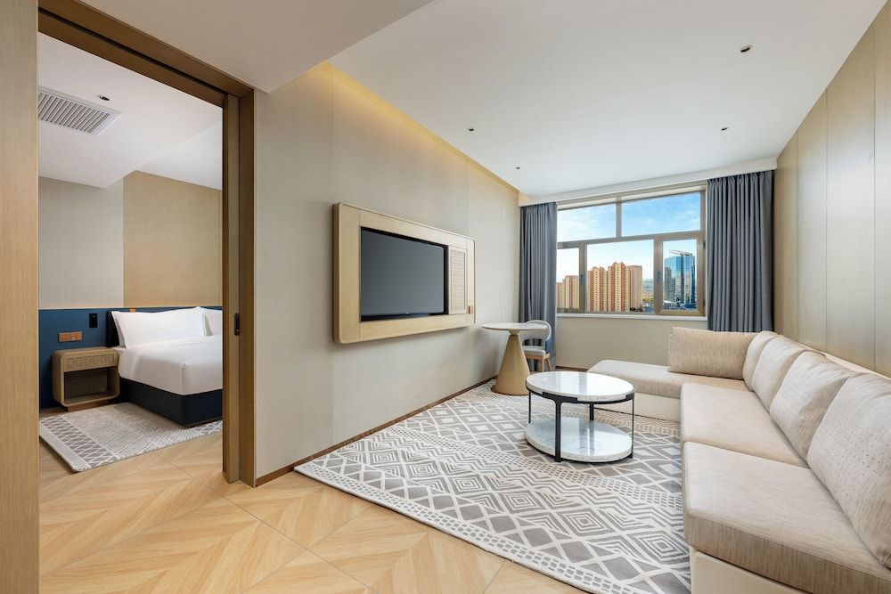 1 King 1 Bedroom Suite