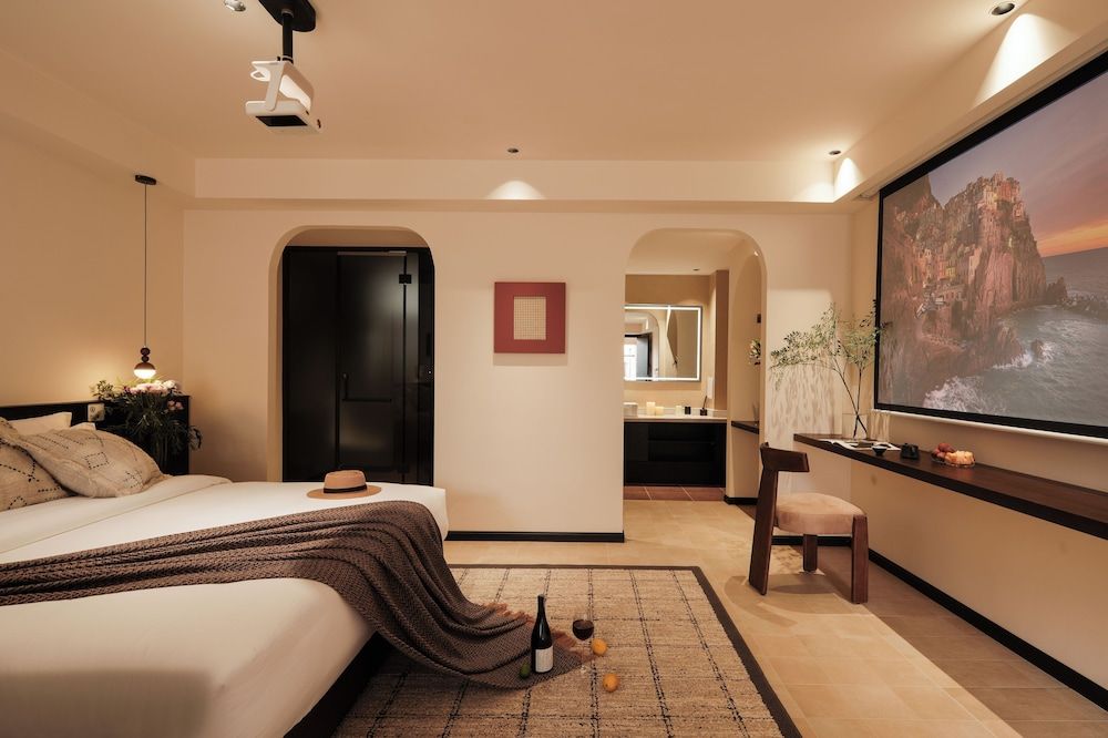 Family Room, Courtyard View