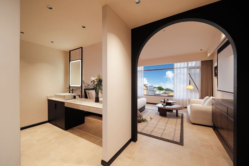 Signature Double Room, Courtyard View