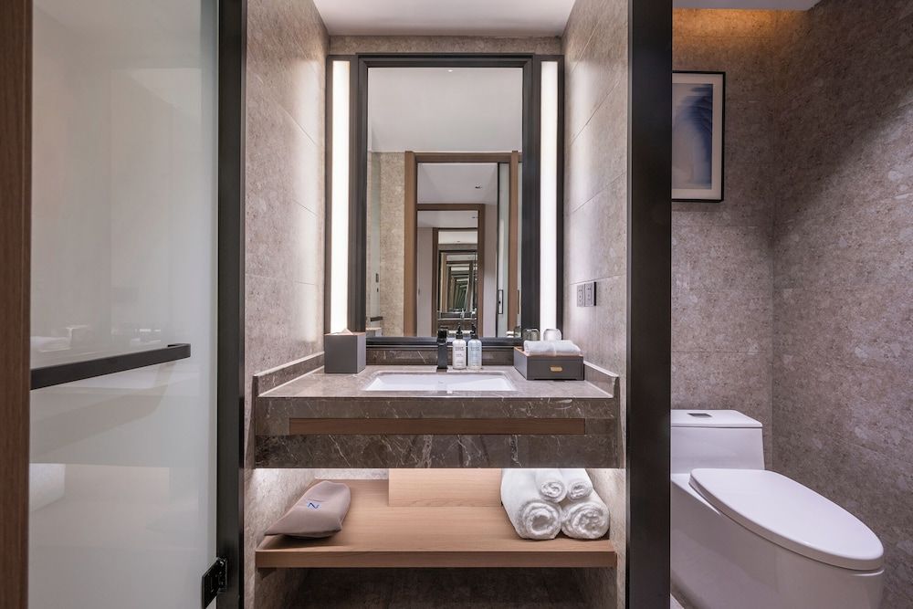 Novotel Hangzhou Xintiandi Standard Room, 1 King Bed 4