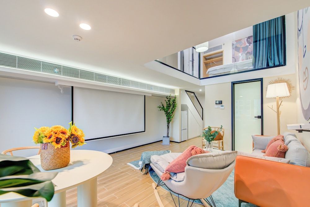Basic Loft, City View