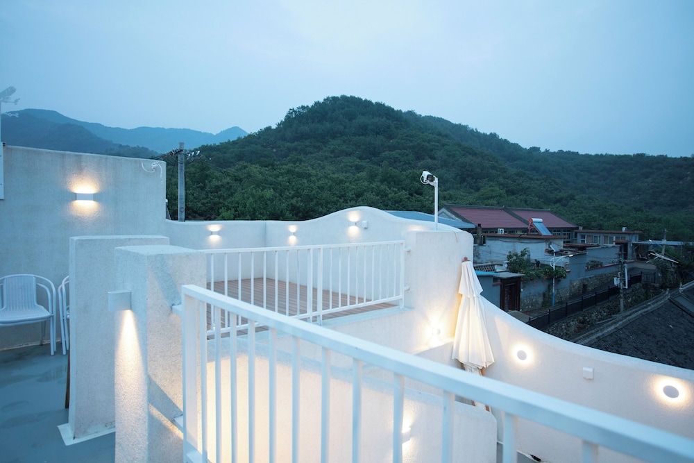 Beijing Fangtang Inn Elite Double Room, Hill View 6