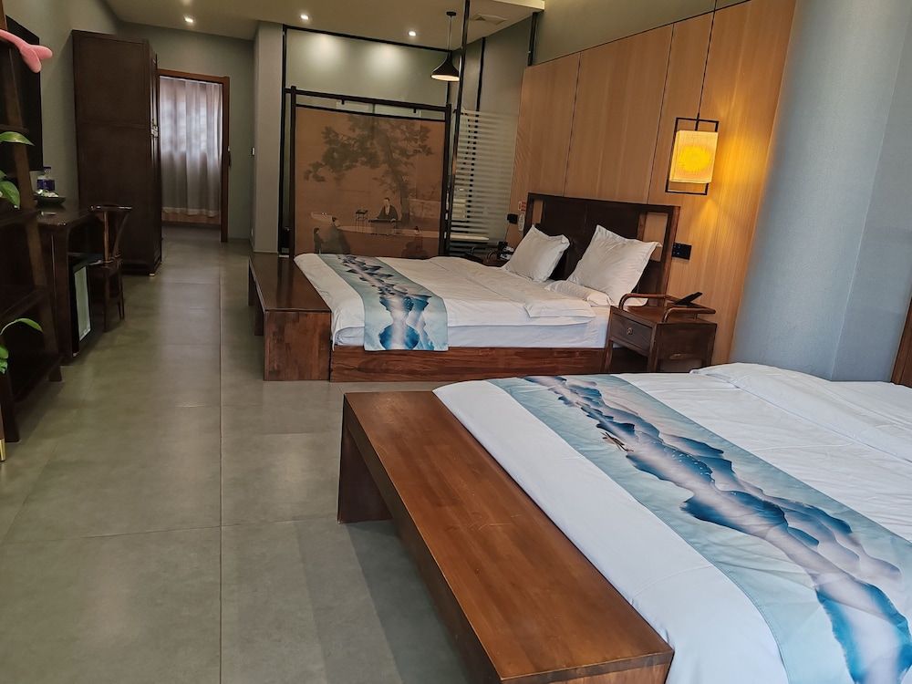 Qichi Waterfront B&B Hotel Superior Twin Room for Families