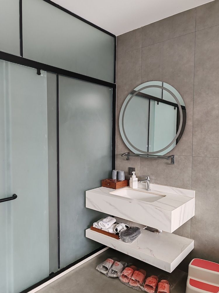 Qichi Waterfront B&B Hotel Loft Twin Room for Family 4