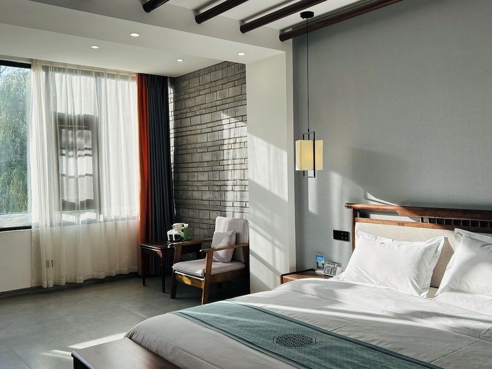 Qichi Waterfront B&B Hotel Standard Queen Room 2