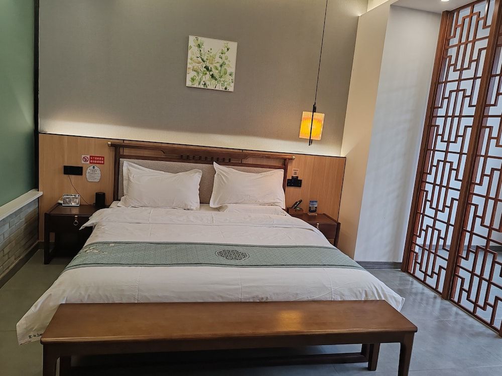 Qichi Waterfront B&B Hotel Standard Queen Room 3