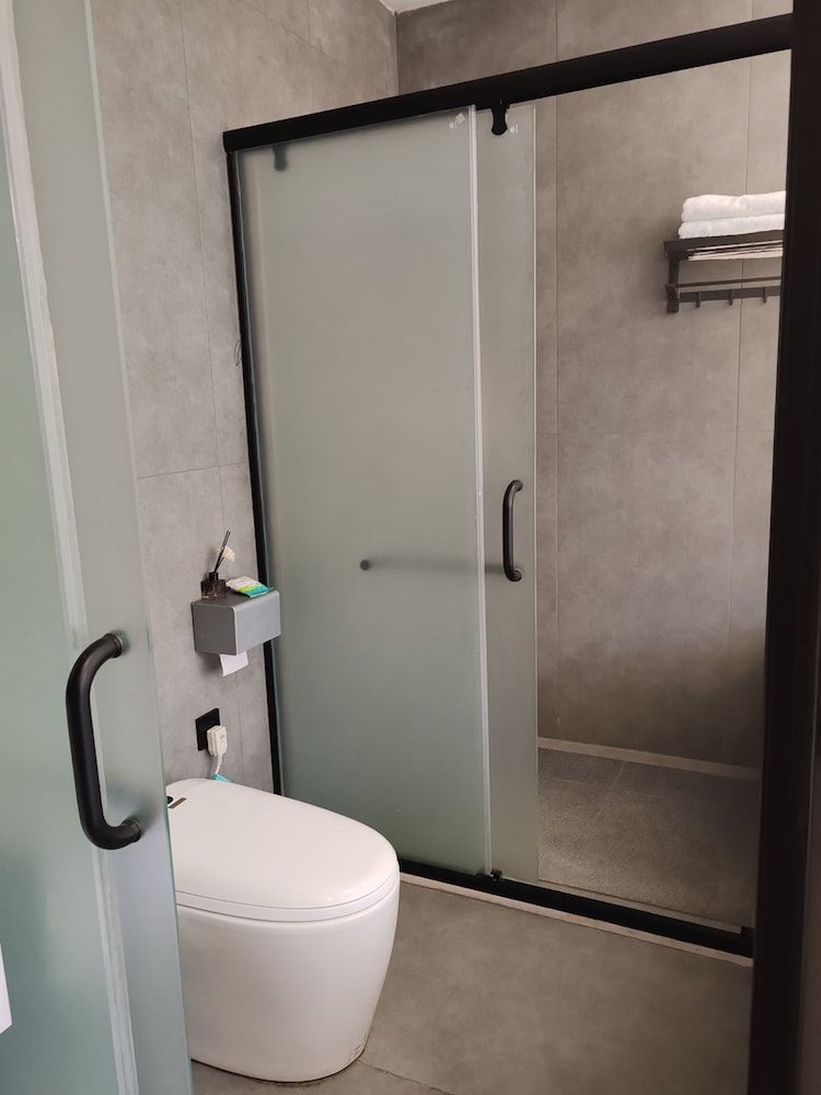 Qichi Waterfront B&B Hotel Standard Queen Room 4