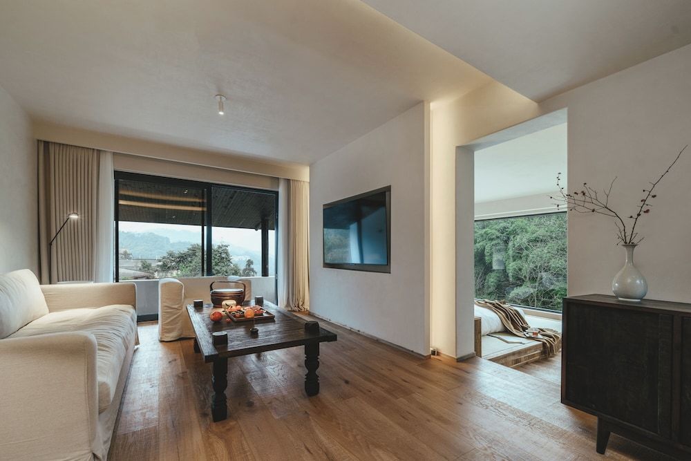 Anlan Creek Spring B&B Elite Double Room, Mountain View 4