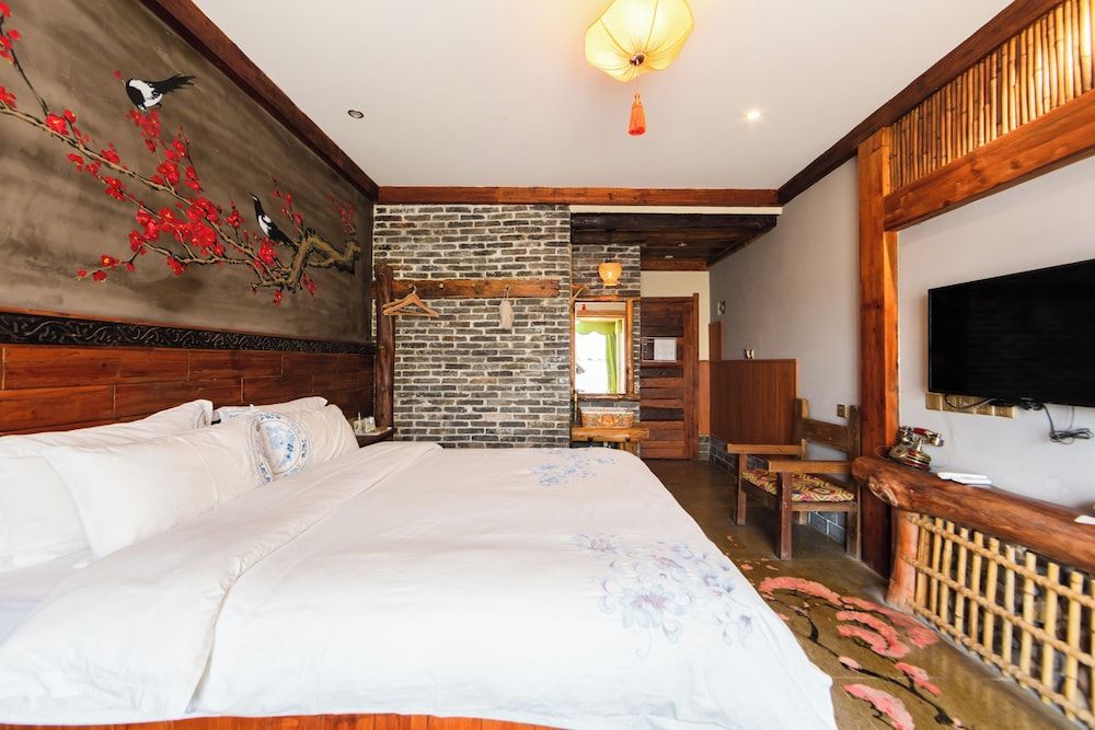 Butterfly Flowers Inn Elite Double Room 2