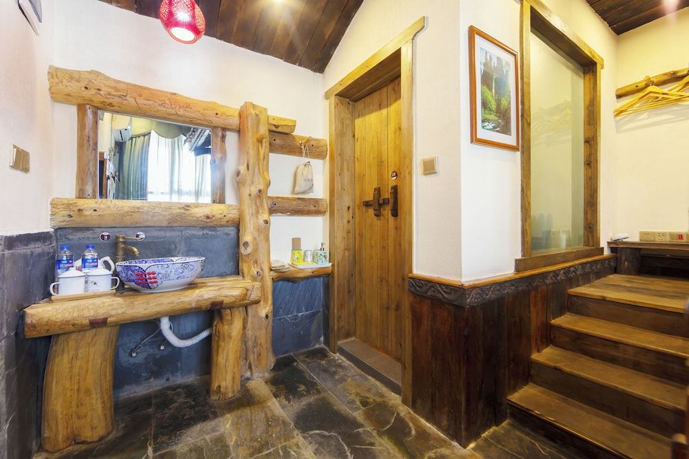 Butterfly Flowers Inn Signature Double Room 8