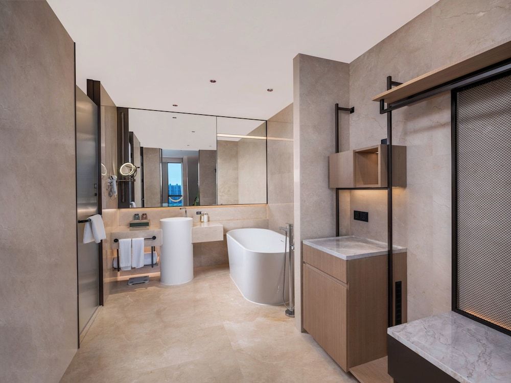 Suite, 1 Bedroom, City View