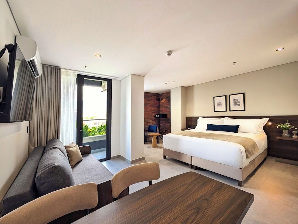 Laureles Selection Suites