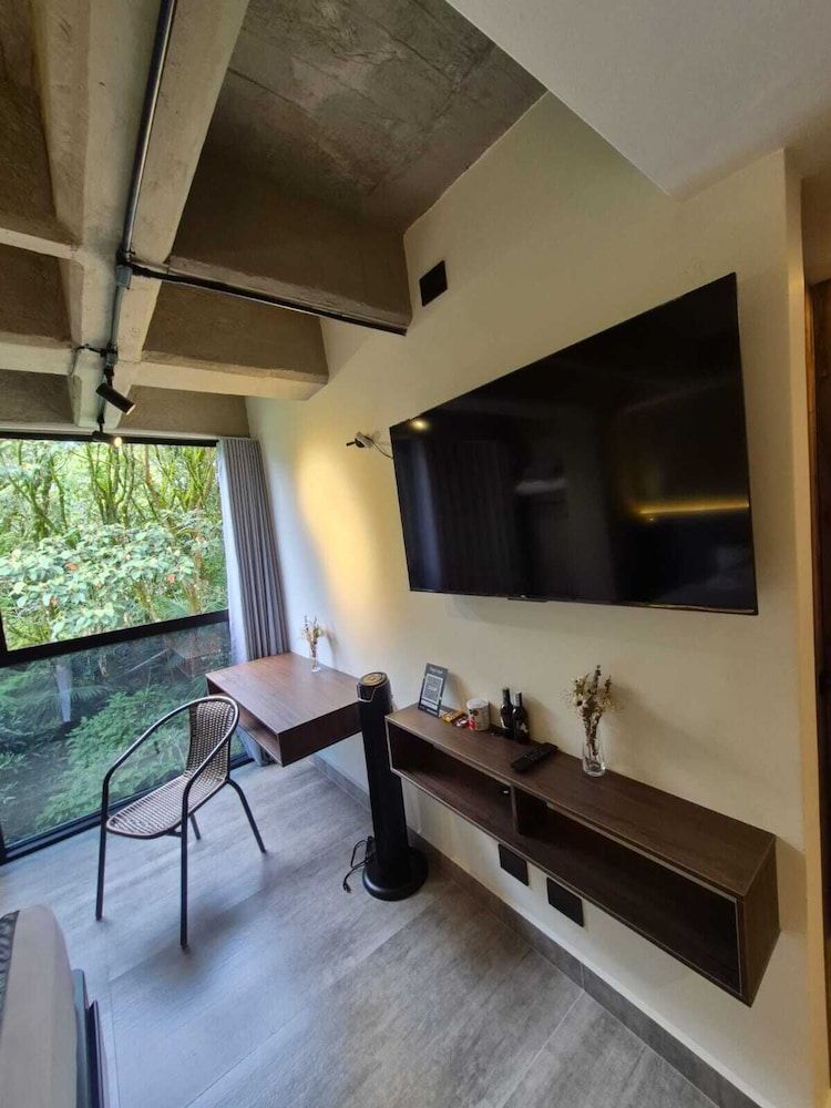 Mali Experience Suite (302) 9