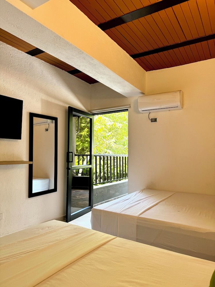 Ivanna Hotel Campestre - Santa Fe de Antioquia Superior Quadruple Room, Balcony, Mountain View 11