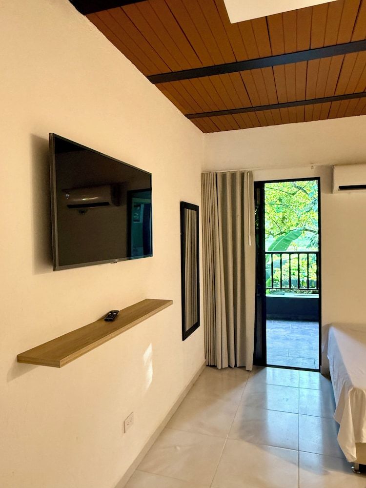 Ivanna Hotel Campestre - Santa Fe de Antioquia Superior Quadruple Room, Balcony, Mountain View 13