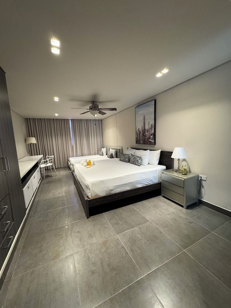 Studio Suite, Multiple Beds