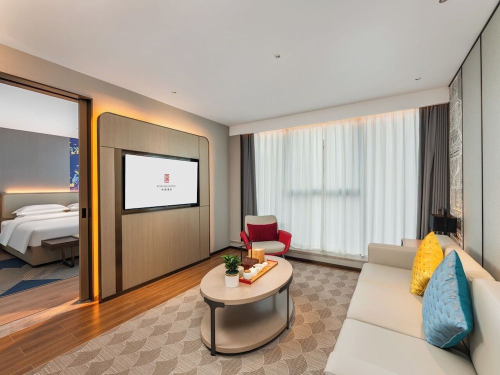 Executive Suite, City View