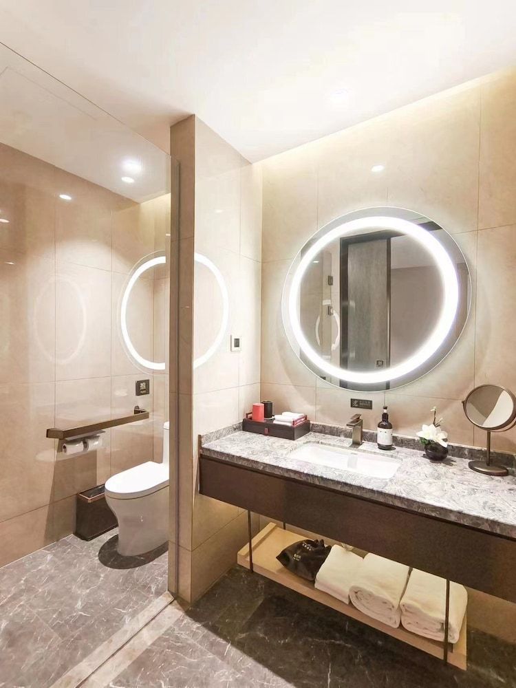 yangjiangshibailiyichengjiudian Romantic Double Room 4