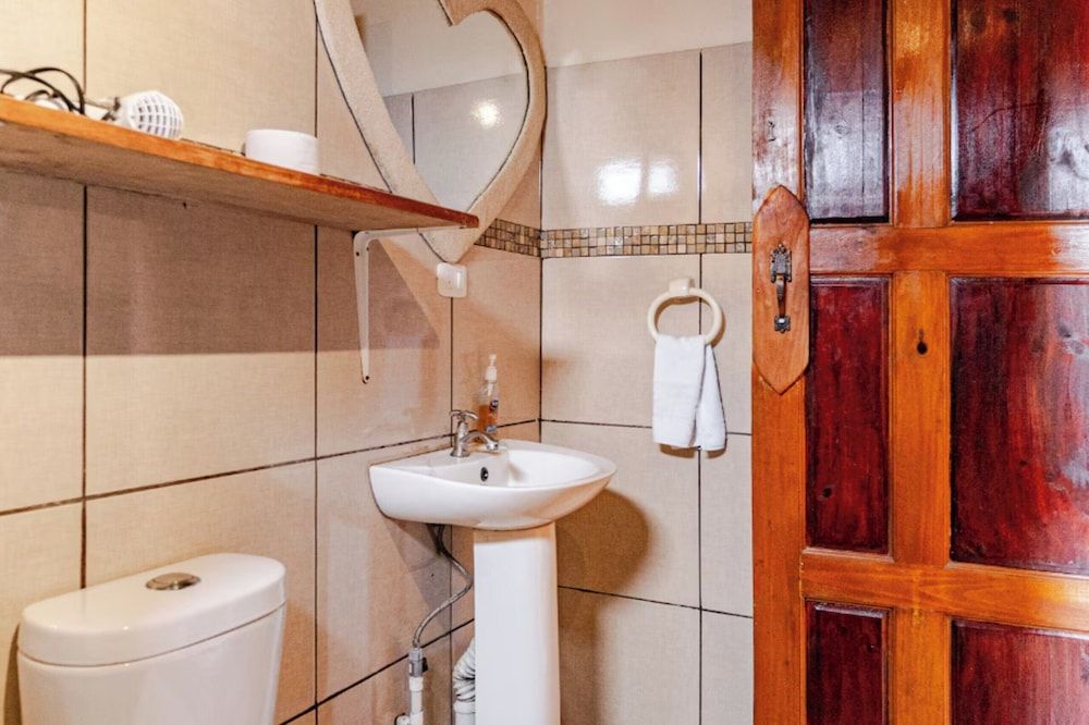 Monteverde Romantic Cottage Comfort Chalet, Garden View 9